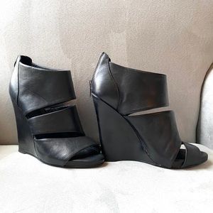 Aldo (4.5 inch) Cut-Out Wedges